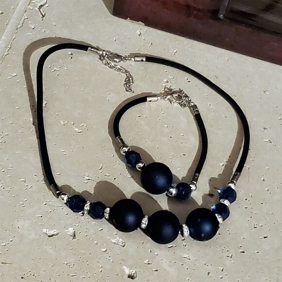 Rubber Coated Vintage Beads Blue Black and Silver Necklace Bracelet Jewelry Set - Picture 5 of 5